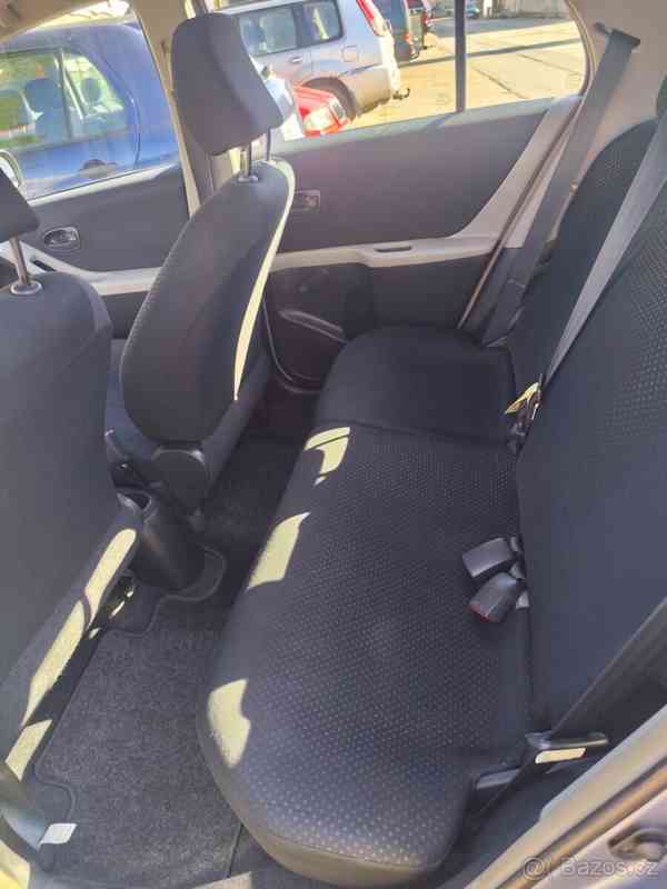 Toyota Yaris 2010 - foto 5