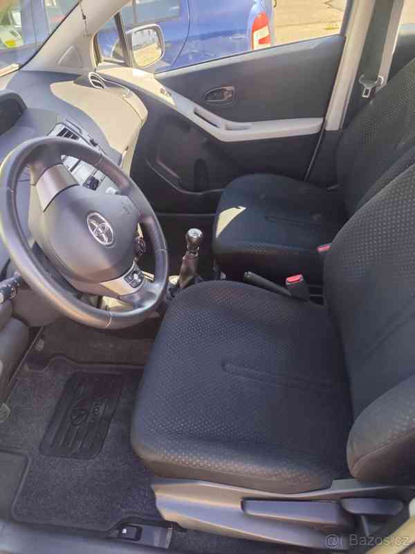 Toyota Yaris 2010 - foto 6
