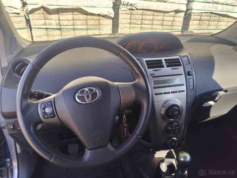 Toyota Yaris 2010 - foto 7