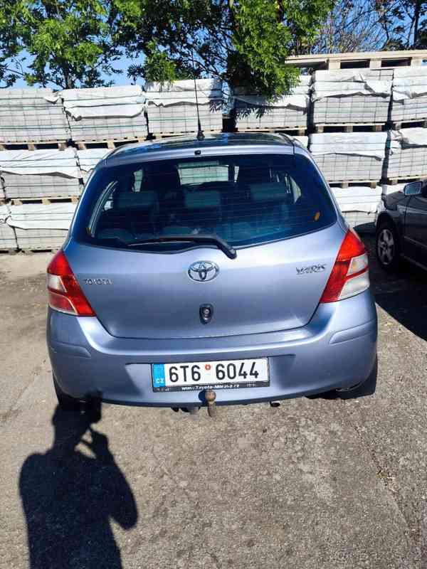 Toyota Yaris 2010 - foto 8