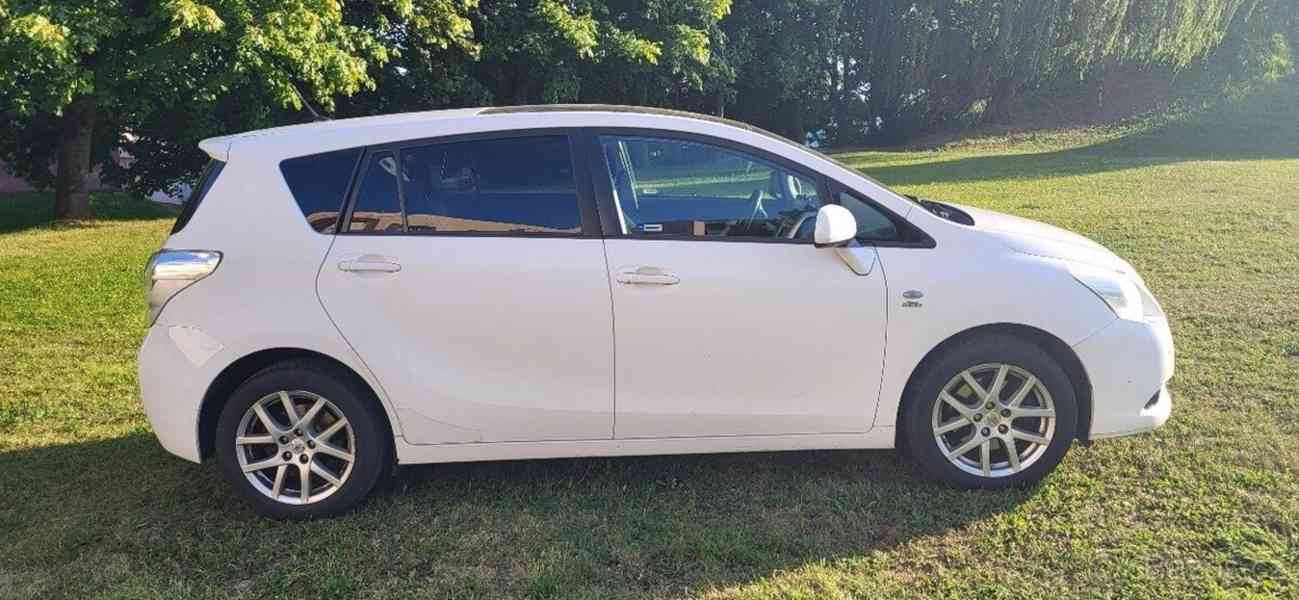 Toyota Verso 2,2 D-CAT 130 kW - foto 10