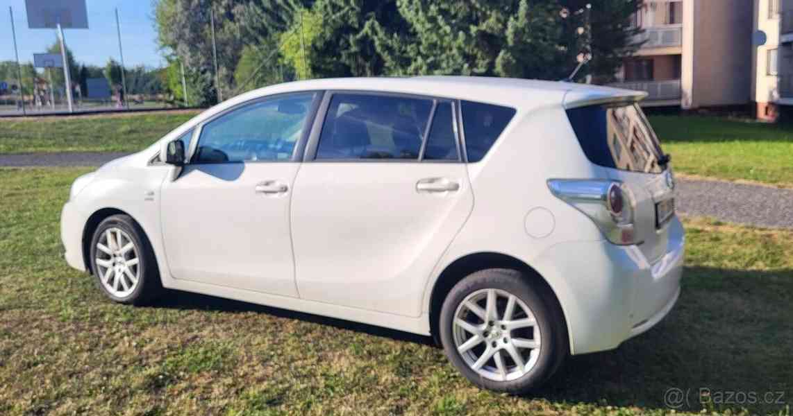 Toyota Verso 2,2 D-CAT 130 kW - foto 11