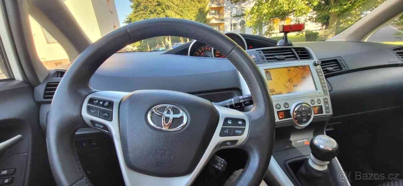 Toyota Verso 2,2 D-CAT 130 kW - foto 4