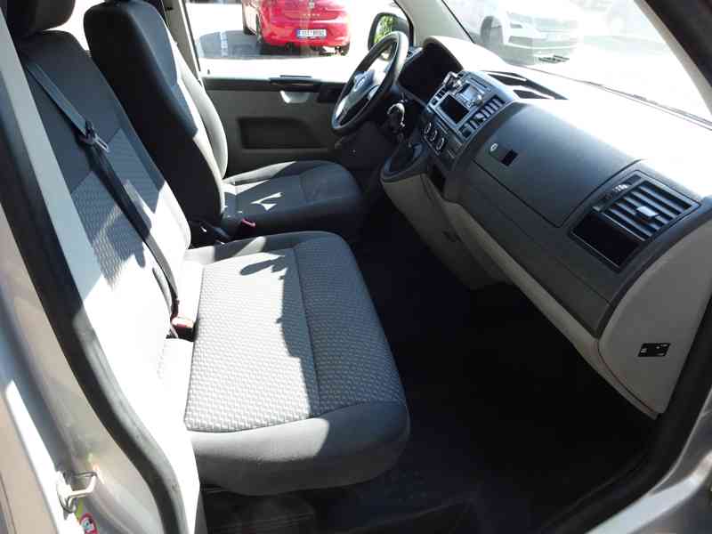 VW Transporter 2.0 TDI r.v.2010 (7 míst) 103 kw - foto 12