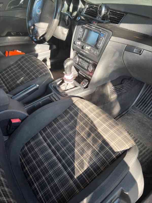 Škoda Superb 2,0 - foto 9