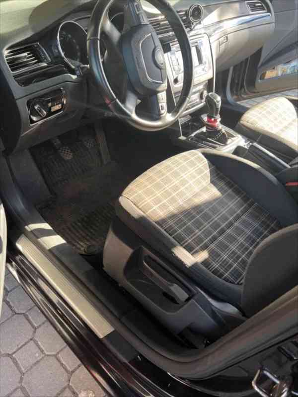 Škoda Superb 2,0 - foto 18