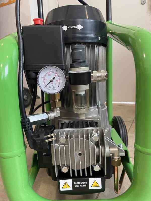 Bezolejový kompresor 330 L/min, 230 V, inotec - foto 4