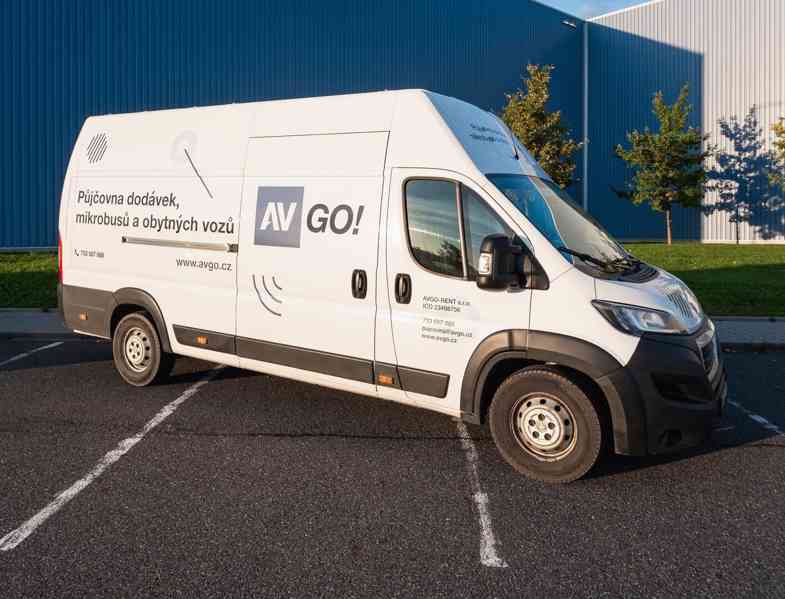 Půjčíme dodávku Peugeot Boxer Maxi L4H3 - foto 1