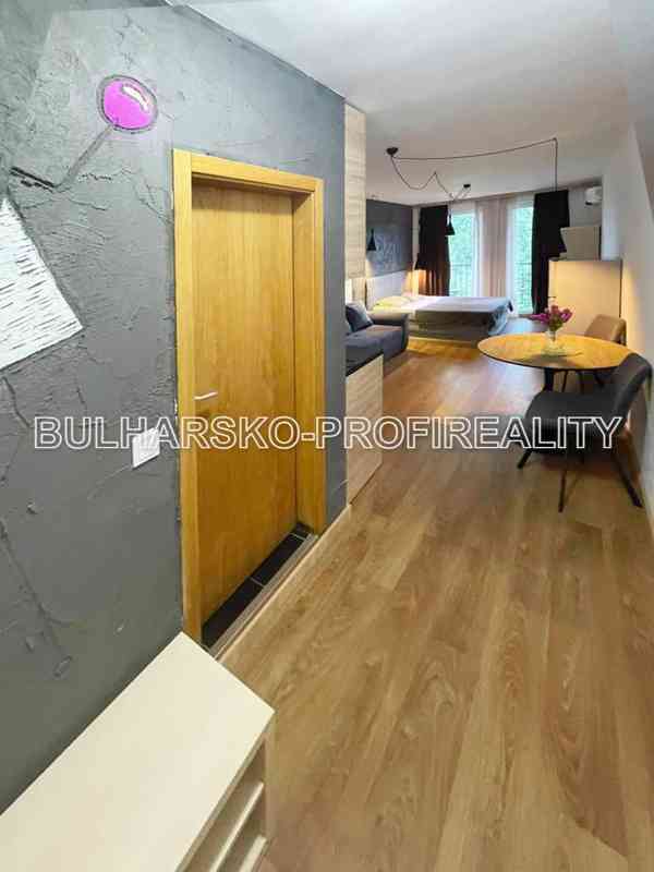 Bulharsko-PROSTORNÉ STUDIO (43 m²) - foto 9