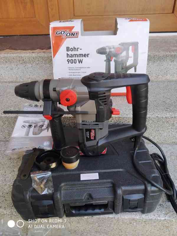 Prodám NEPOUŽITÉ bourací kladivo GO/NO -900 W. 