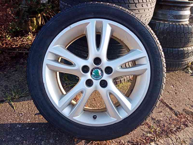 Obutá alu kola 16ky 5x100 pneu 80% ŠKODA SEAT VW AUDI - foto 2