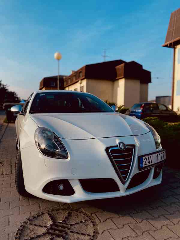 Alfa Romeo Giulietta Turbo  - foto 1