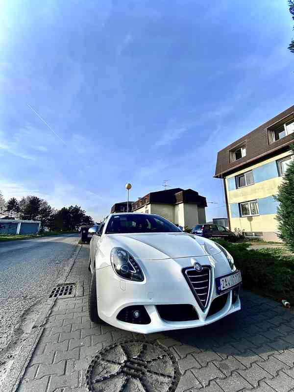 Alfa Romeo Giulietta Turbo  - foto 2