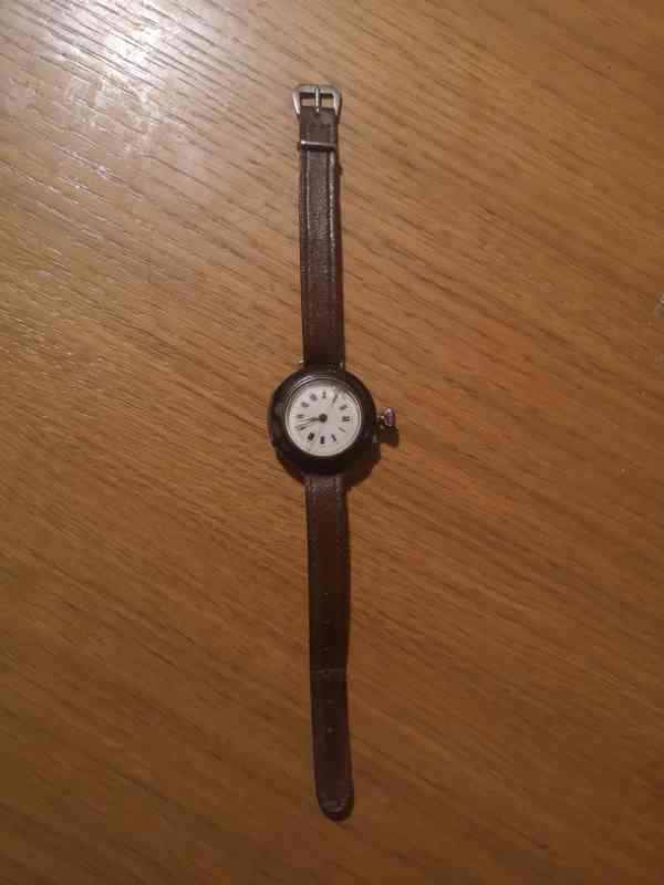 Starodávné dámské hodinky - foto 2