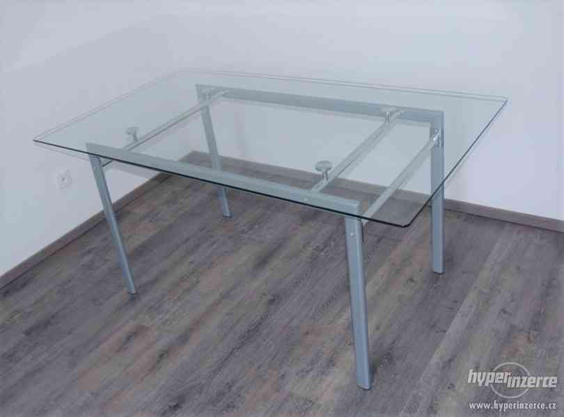 Jídelní stůl 160 x 90 cm, deska z tvrzeného skla - foto 3