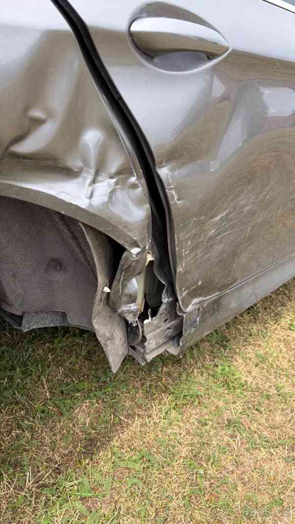 BMW Řada 5 2,0   520d XDrive - foto 6