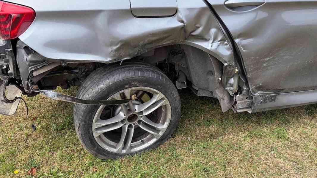 BMW Řada 5 2,0   520d XDrive - foto 14