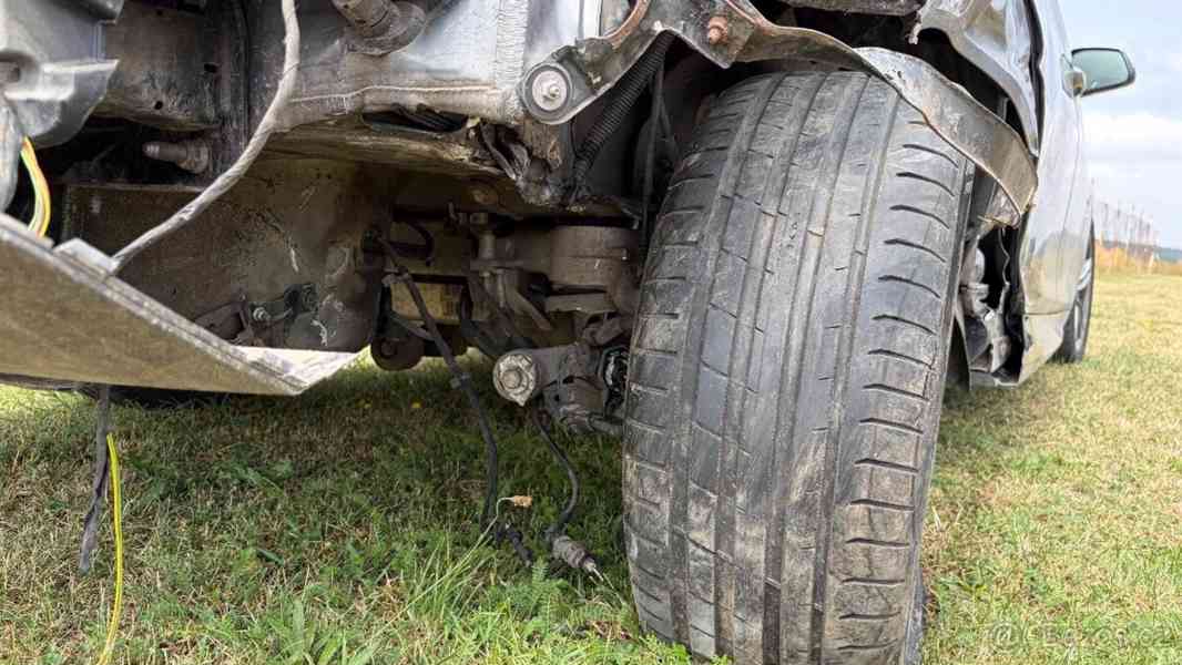 BMW Řada 5 2,0   520d XDrive - foto 4