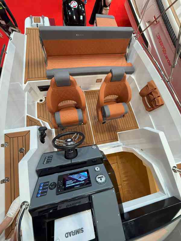 Nový motorový člun Coaster 640 SD+MOTOR - foto 11