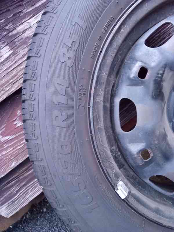 Prodám 4x letní pneu s diskem 165/70 R14 85T - foto 4