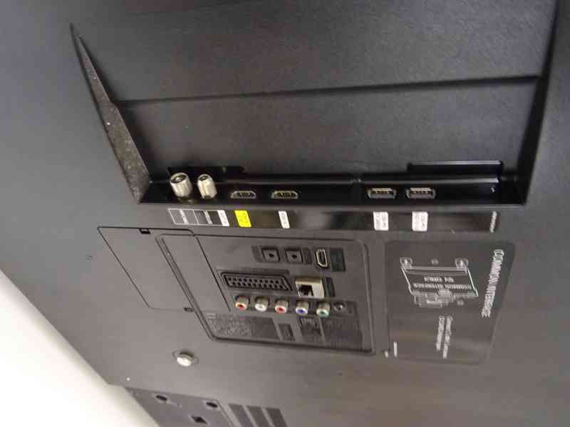 LED Televize SAMSUNG UE46F5370 - foto 2