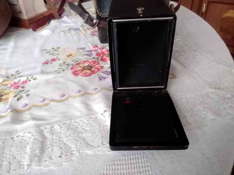 historický fotoaparát AGFA-box  s koženou brašnou - foto 8
