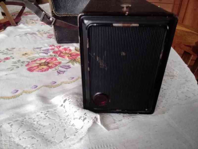 historický fotoaparát AGFA-box  s koženou brašnou - foto 4