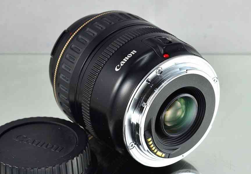 Canon EF 28-105mm f/3.5-4,5 USM *full-frame formát - foto 5