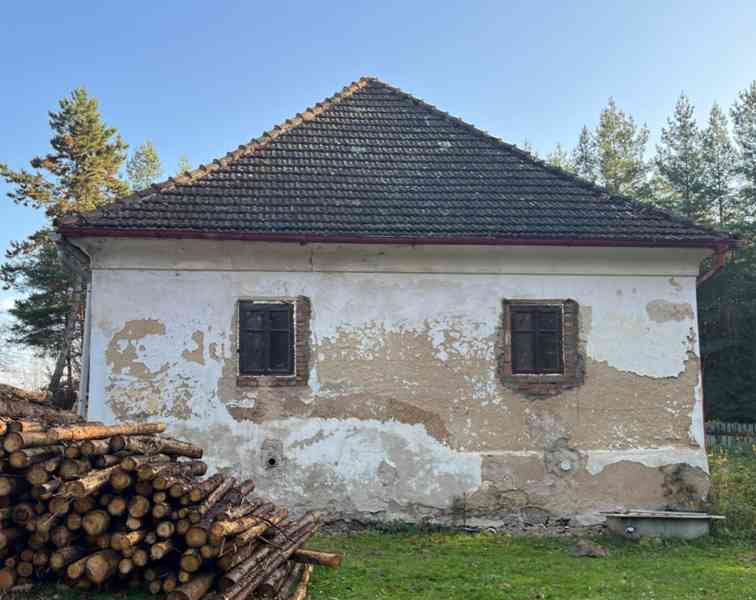 Hájovna na samotě v lese - foto 5