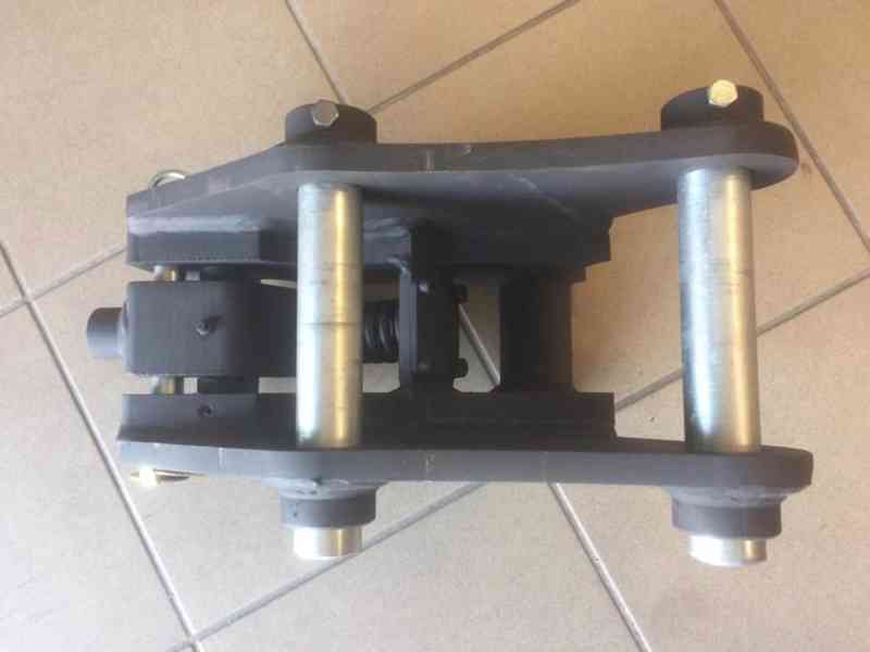 Mechanický rychloupínák pro rypadla - foto 2