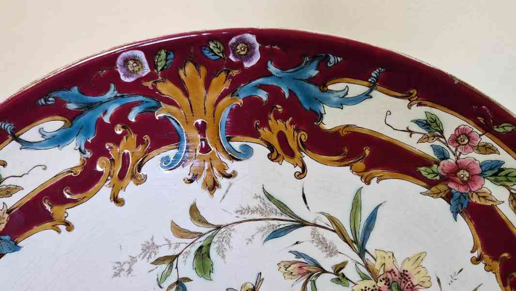 Krásný ručně malovaný plastický Talíř RDZ Majolika  - foto 4