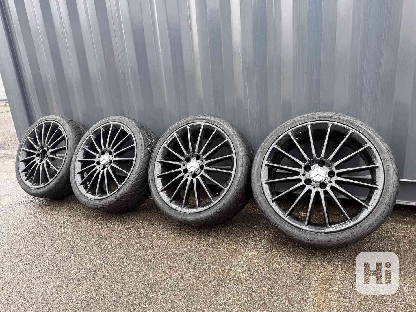 AMG kola 19 Mercedes 5x112 ET43 A45 CLA C E originál 🔥 - foto 1