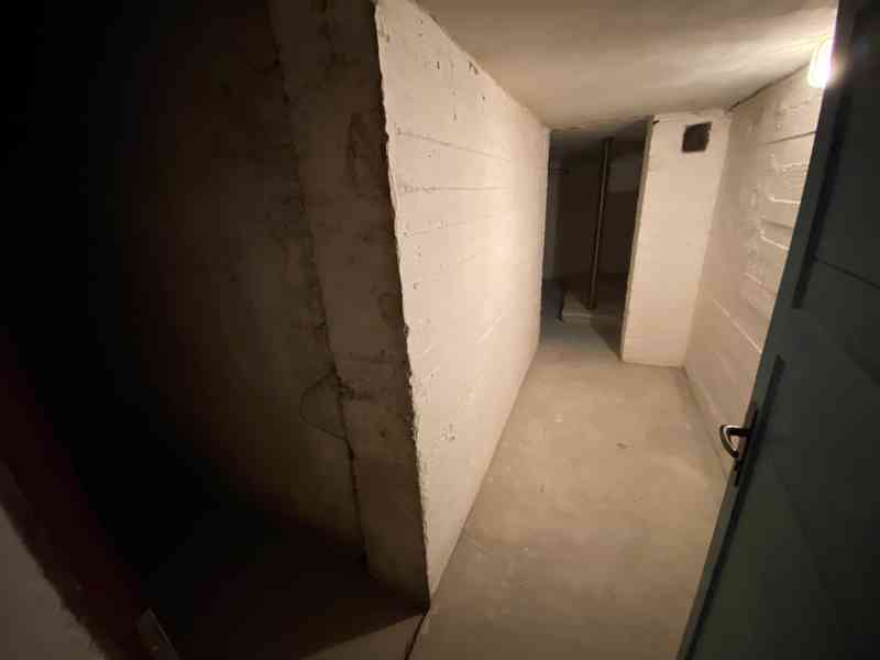 Prodám bývalý kryt civilní obrany - podzemní bunkr 70 m2 - foto 5