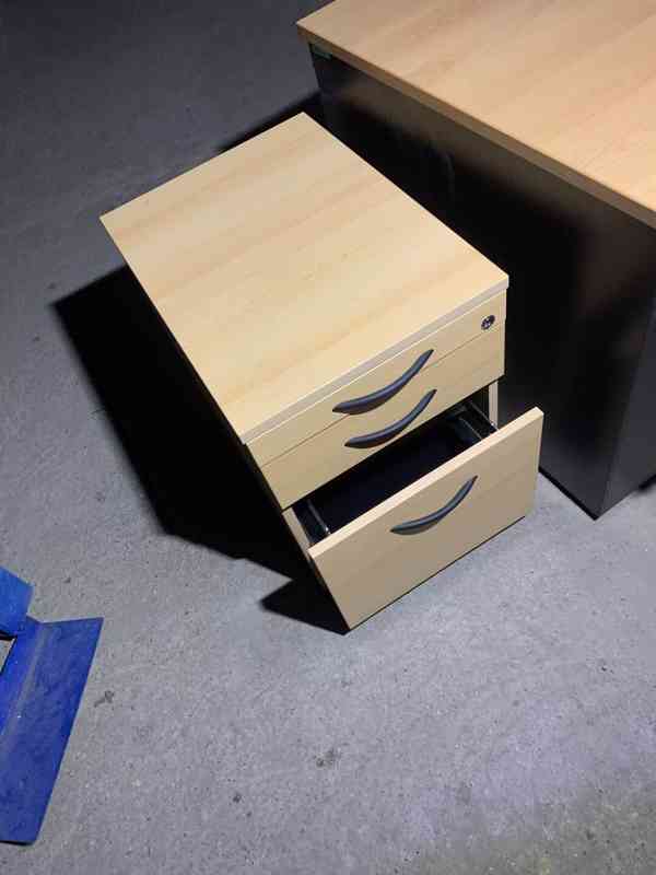 Kancelářský nábytek - kompletní vybavení kanceláře - foto 8