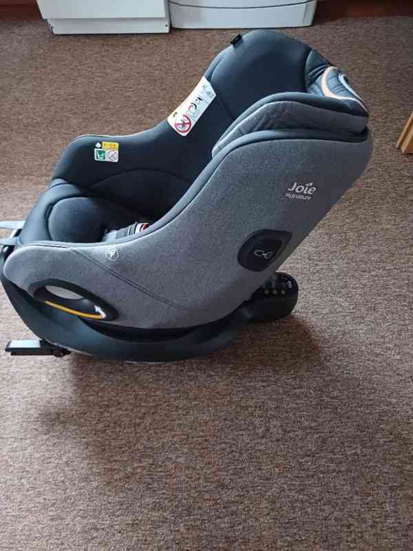 Autosedačku Joie s bází - foto 5