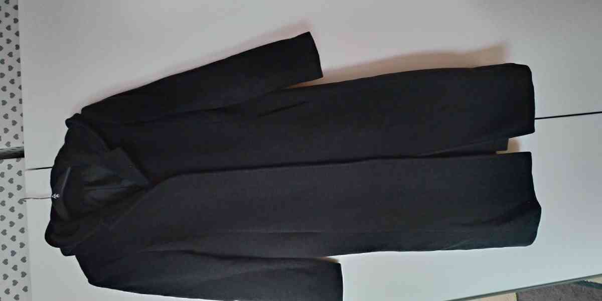 Černý flaušový kabát vel. M - L - foto 1