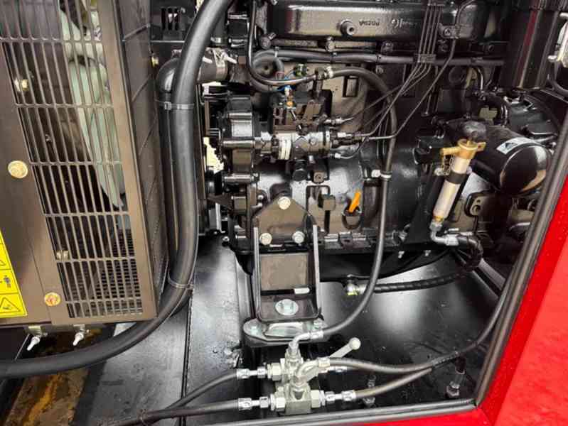 Nouzový dieselagregát 110 kVA / 88 kW, VALTRA AGCO VG 110 EM - foto 2