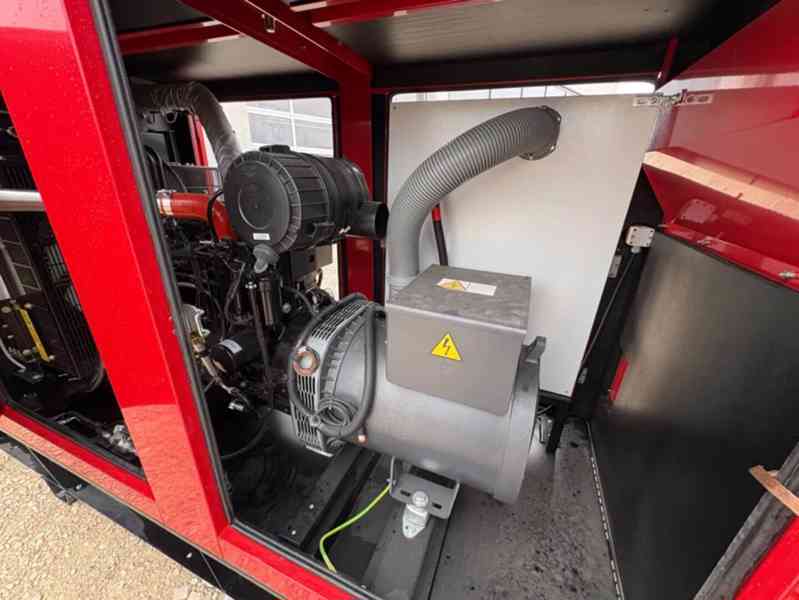Nouzový dieselagregát 110 kVA / 88 kW, VALTRA AGCO VG 110 EM - foto 4