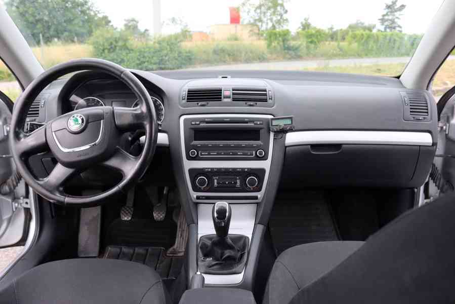 Škoda Octavia 2 Combi 1.6 TDI 77 kW - foto 17