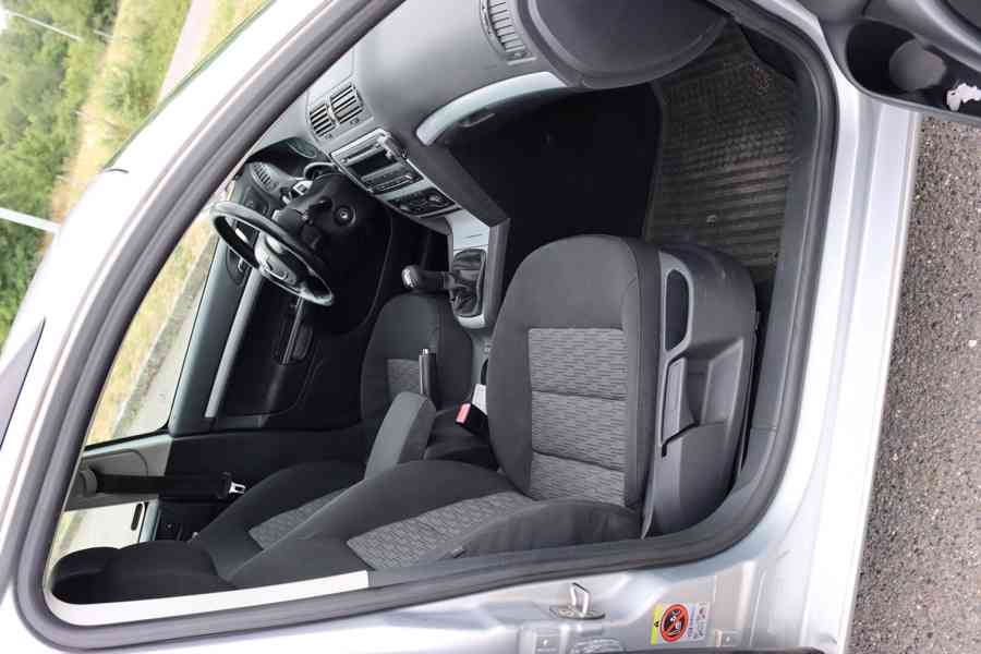 Škoda Octavia 2 Combi 1.6 TDI 77 kW - foto 11
