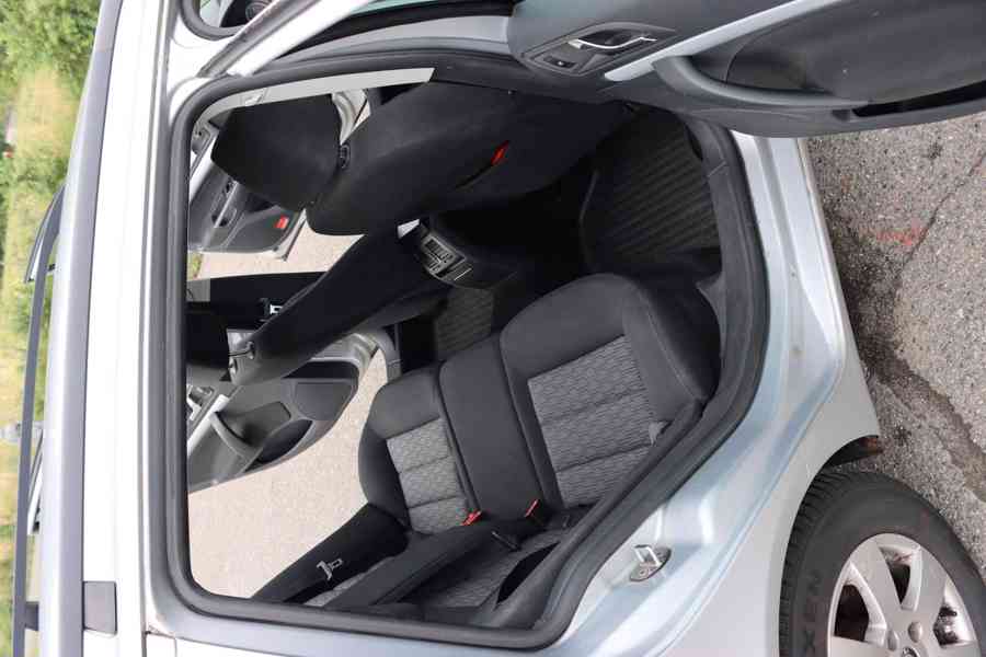 Škoda Octavia 2 Combi 1.6 TDI 77 kW - foto 14