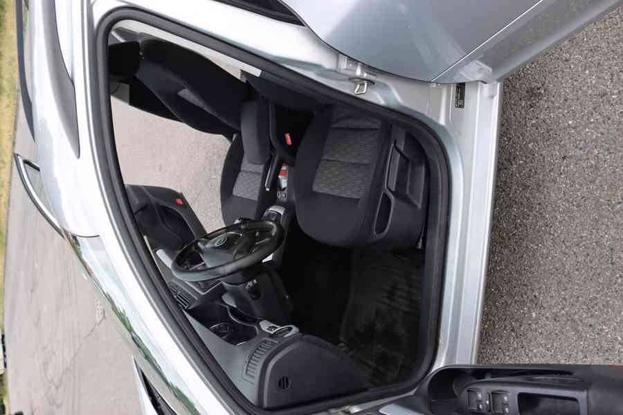 Škoda Octavia 2 Combi 1.6 TDI 77 kW - foto 12