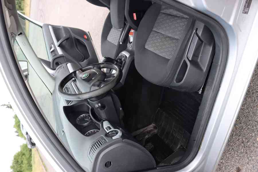 Škoda Octavia 2 Combi 1.6 TDI 77 kW - foto 16