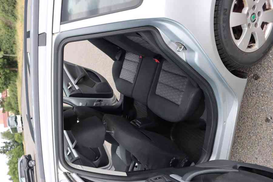 Škoda Octavia 2 Combi 1.6 TDI 77 kW - foto 13