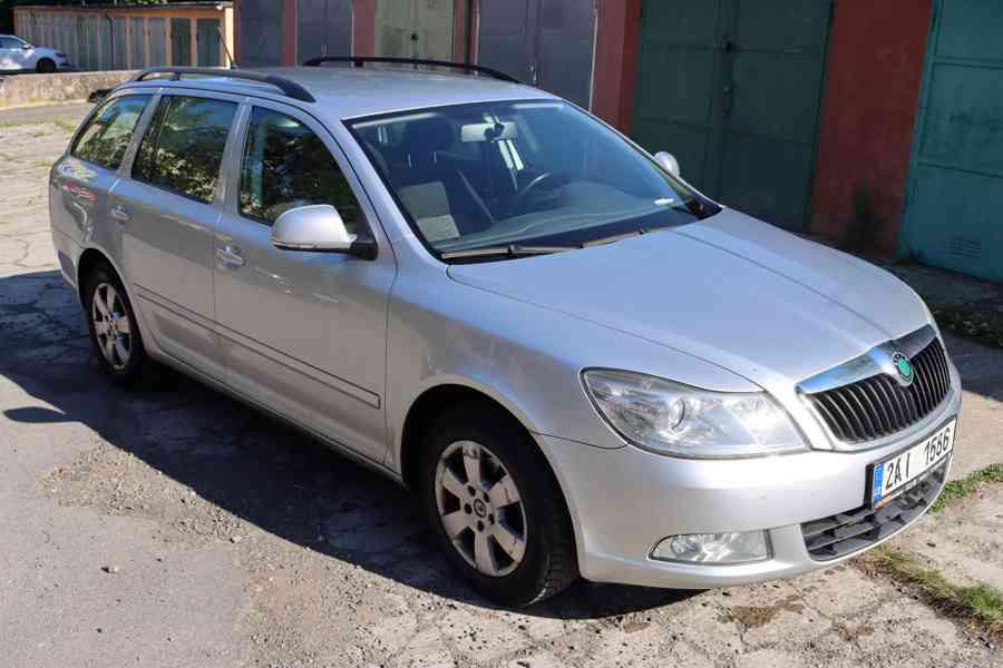 Škoda Octavia 2 Combi 1.6 TDI 77 kW - foto 2