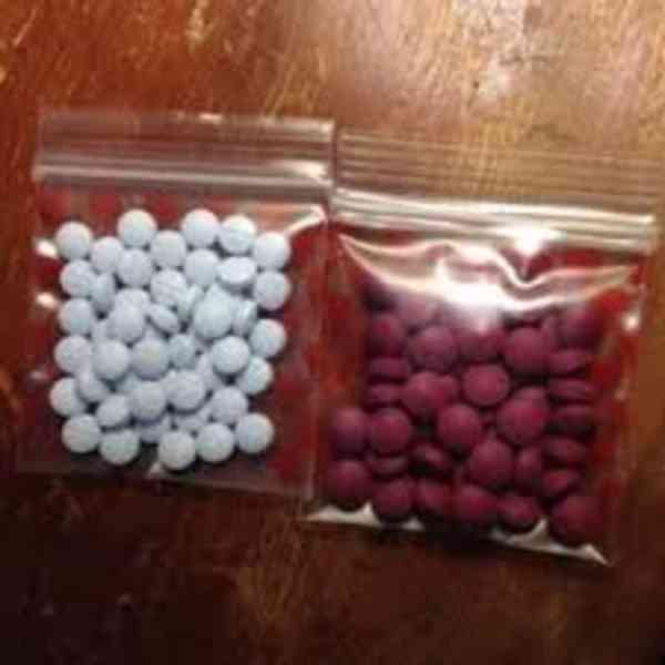 lékárenské léky, máme je zde všechny druhy - foto 2