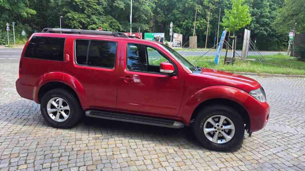 Nissan Pathfinder 2.5 dCi SE 140kw - foto 8