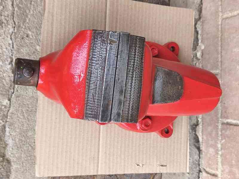 Prodám VELKÝ dílenský Profi Svěrák York 125.  - foto 4