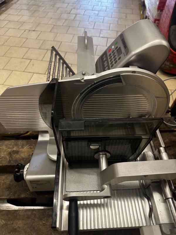 Nářezový stroj automatický - foto 5