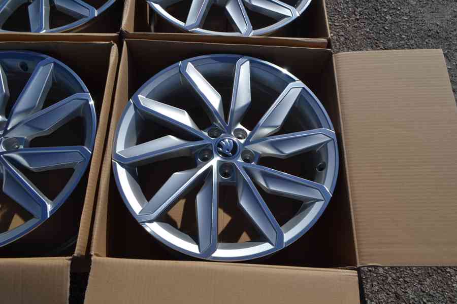 Š.Scala/Kamiq.S.Arona, VW Taigo - 18 NOVÉ orig. Alu disky  - foto 8